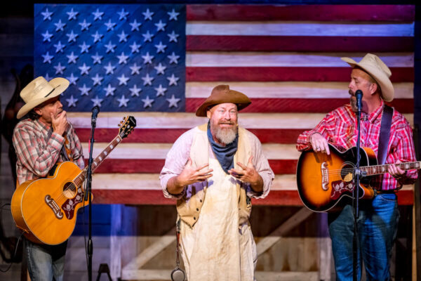 Chuckwagon_dinner_show_branson