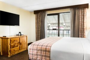 Lodge_ozarks_room